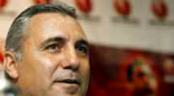 FOTBAL: Hristo Stoicikov, la un pas de a fi linşat în Africa de Sud
