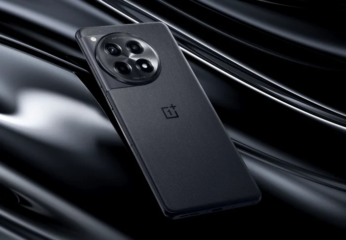 OnePlus 12R.