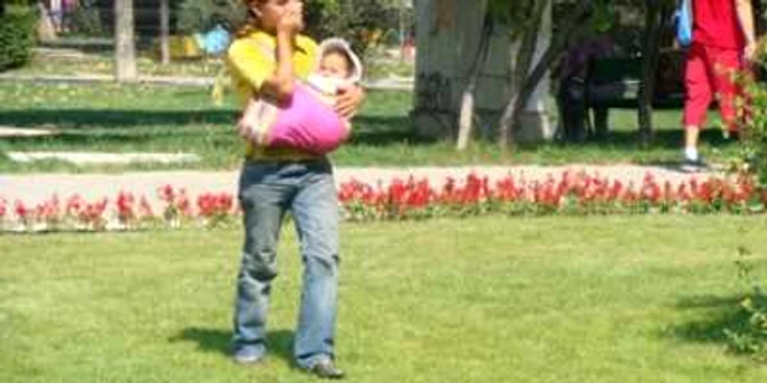 Oradea: Polițiștii comunitari prind câte trei cerșetori pe oră
