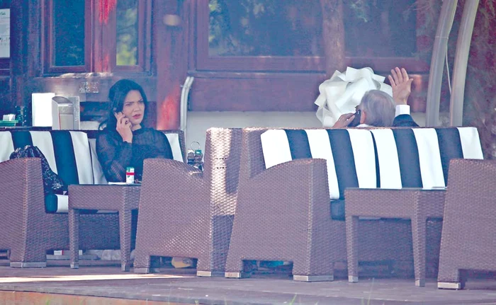 Ioana şi Ilie au vorbit minute în şir la telefonFoto: Mihai Ionescu