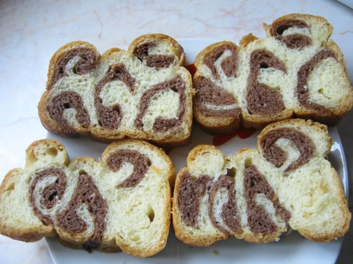 
    Cozonac fără frământare cu cacao  