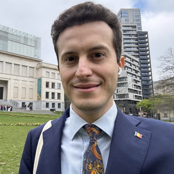 Cine este Mihai-Alexandru Badea, cel care preia mandatul de deputat USR după demisia lui Claudiu Năsui