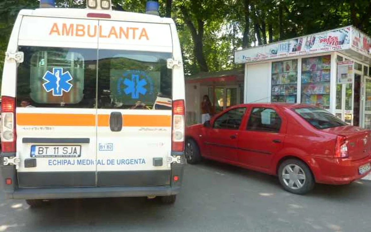Tanarul a fost transportat de urgenta la spital FOTO Adevărul