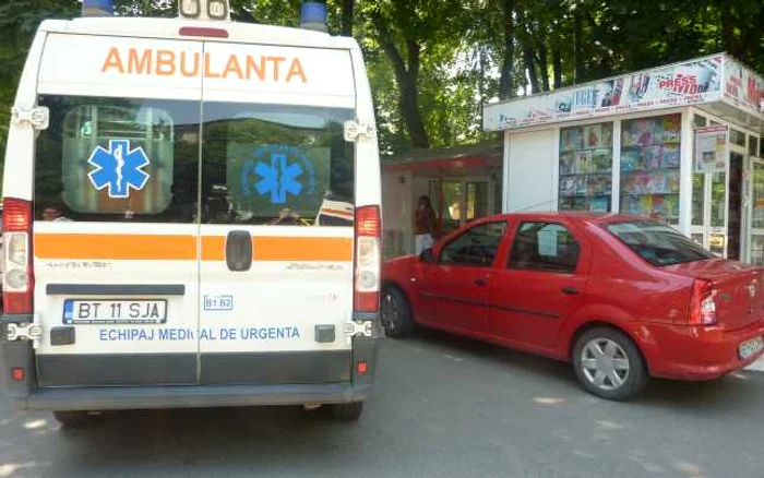 Tanarul a fost transportat de urgenta la spital FOTO Adevărul