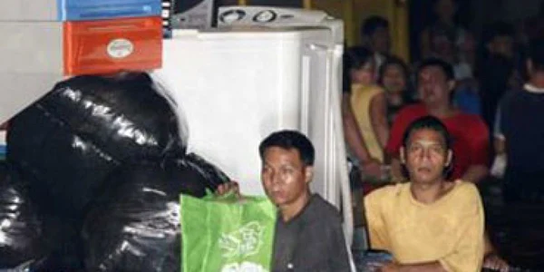 VIDEO Furtuna Ketsana dublează peste noapte numărul morţilor din Manila