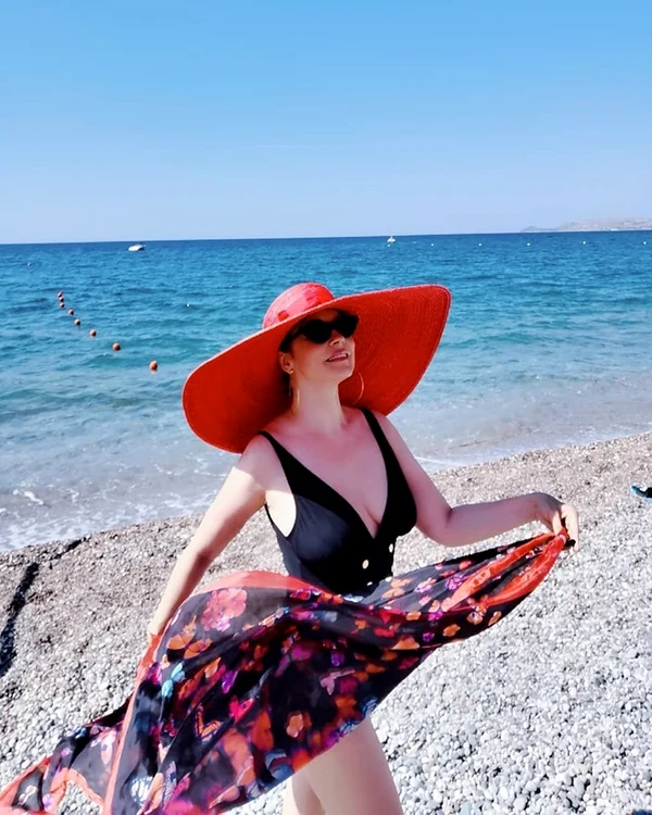 14 andreea marin sexy in costum de baie grecia rhodos 9 jpg jpeg