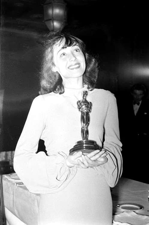Luise Rainer,  1937