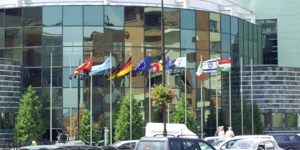 Sediul Primăriei şi al Consiliului local Alba Iulia