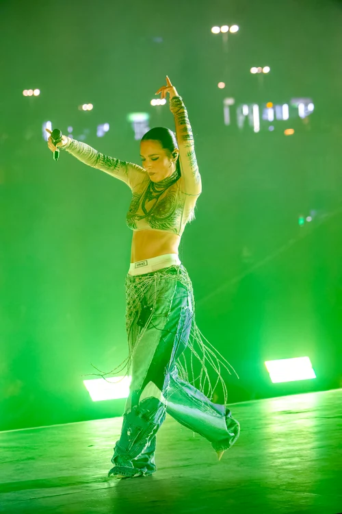 Minelli a lansat albumul “Mixed Feelings”.