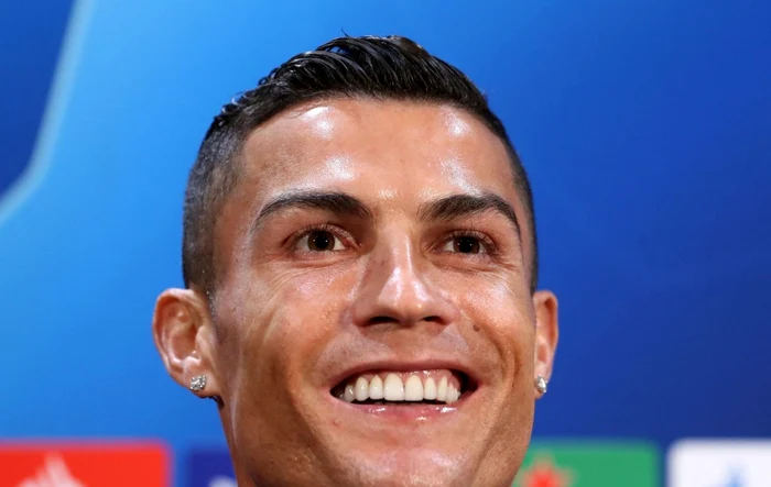 Cristiano Ronaldo are motive să zâmbească: poate juca de astăzi pentru Al-Nassr.
