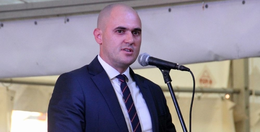 Demisie cu scandal în Croaţia, după ce a apărut o filmare cu vicepremierul țării manevrând un pistol. „Un moment de nechibzuință”