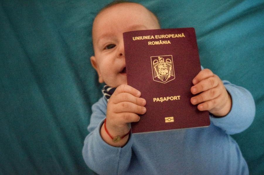 Documentul necesar pentru călătoria minorilor în străinătate. Care sunt condițiile pentru a ieși din țară