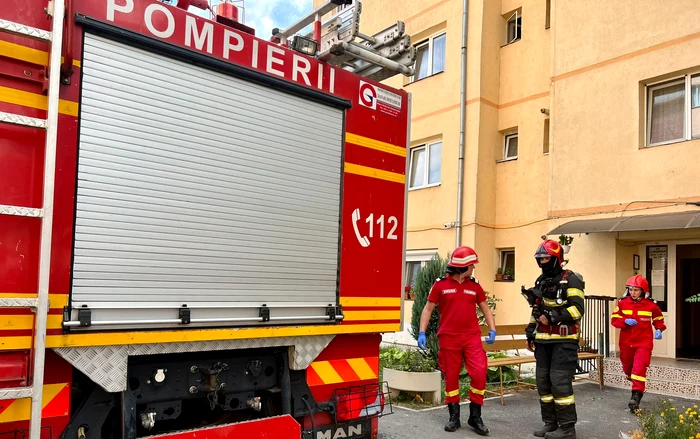 Bloc evacuat în timpul nopții FOTO: ISU, Arhivă