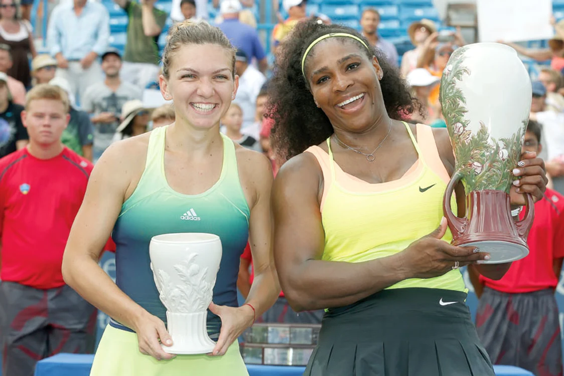 
    Simona şi Serena s-au pozat cu trofeele primite la CincinnatiFoto: AP  