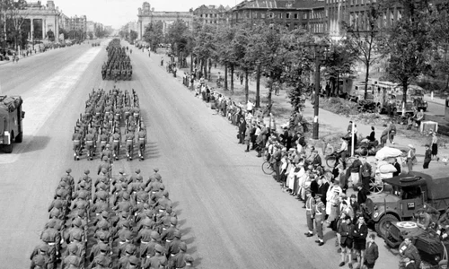 "Puterile aliate" au renunţat la drepturile speciale instituite după capitularea necondiţionată a Germaniei jpeg