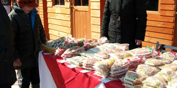 Mărţişoarele din turtă dulce sunt la mare căutare la Festivalul Primăverii