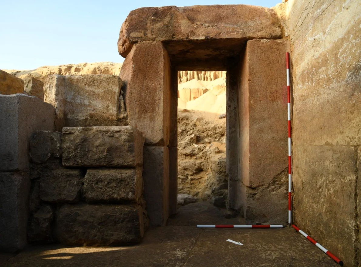 Rămășițele unui templu vechi de 4.500 de ani, descoperite în Valea Nilului (© Facebook / Ministry of Tourism and Antiquities)