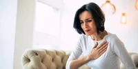 femeie_atac de cord_shutterstock 1712713267 jpg