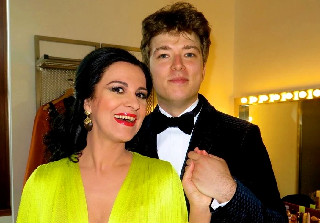 
    Angela şi Mihai au o relaţie frumoasă, în ciuda diferenţei de vârstăFoto: Arhiva personală  
