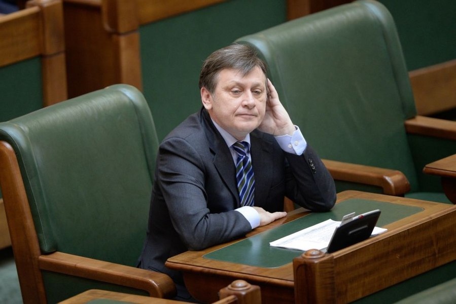 Semnalul dat de un analist în cazul suspendării candidaturii lui Crin Antonescu: „Este inevitabilă o perioadă de testare”
