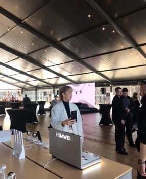 Alina Ceușan, prezentă la lansarea Huawei de la Singureni foto: Instagram