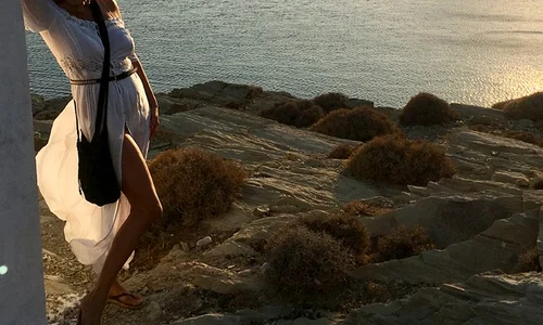 Dana Savuica sexy in Santorini Grecia (27) jpeg