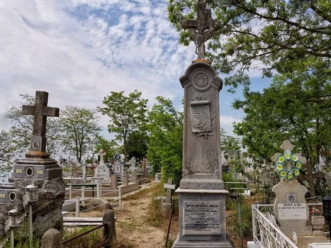 Mormântul unei prințese, în cimitirul din Sulina, sursă foto: DiscoverDobrogea.ro