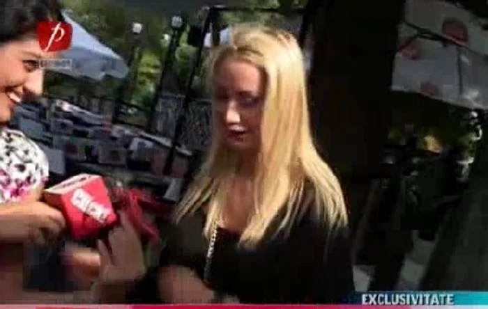 Simona a ţipat când a văzut racul de jucărie