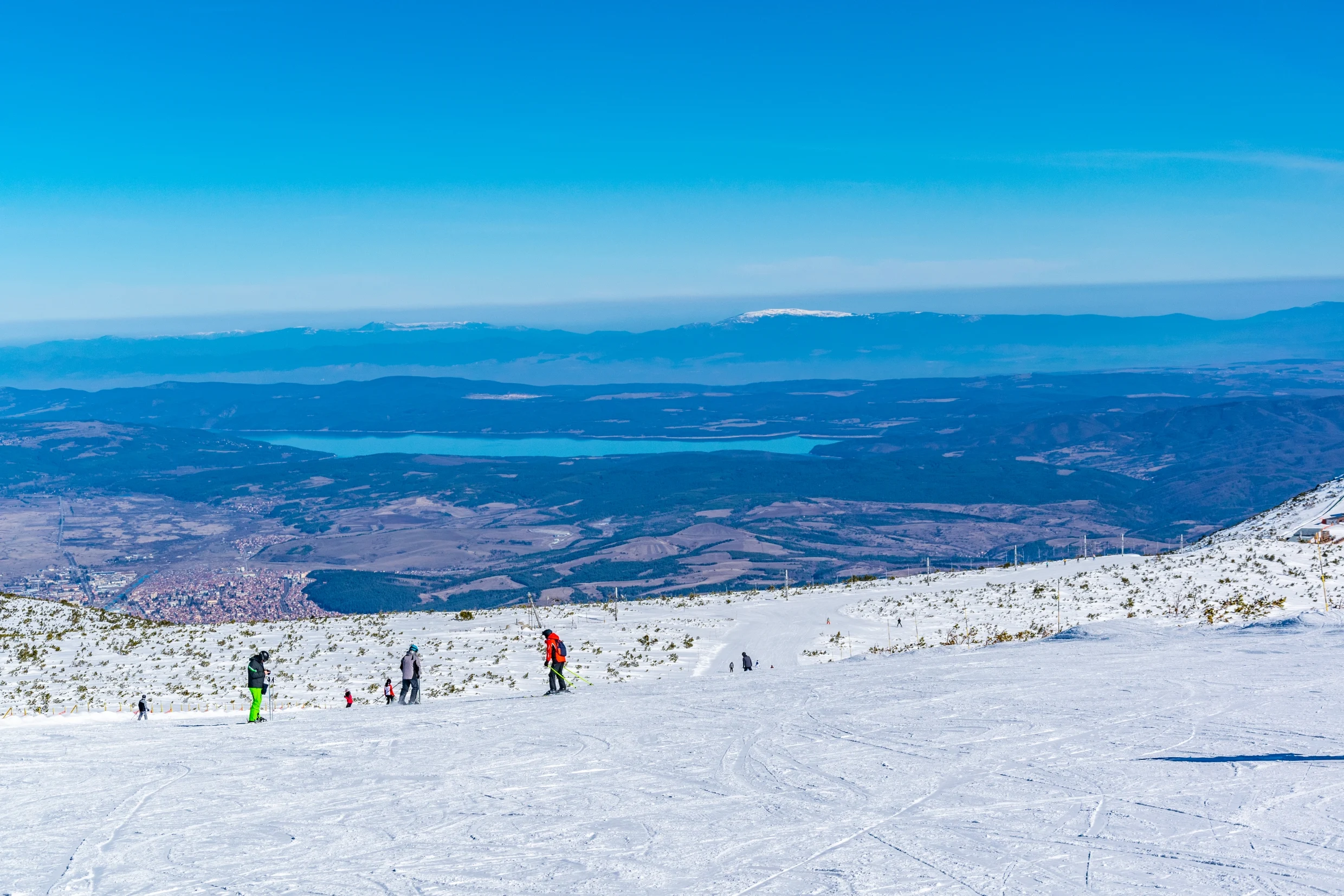 Cele mai accesibile destinații pentru o vacanță la schi în Europa. Stațiunea aflată la 400 de km de București
