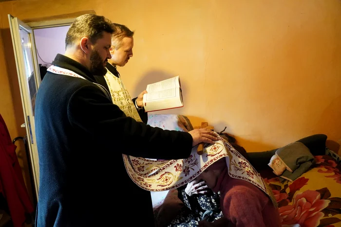 Daruri pentru mii de bătrâni din partea Bisericii FOTO : Arhiepiscopia Dunării de Jos