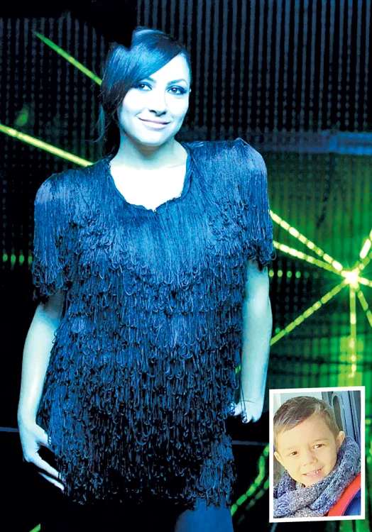 2011: Şi acum patru ani, când era  însărcinată cu David, solista şi-a filmat burtica