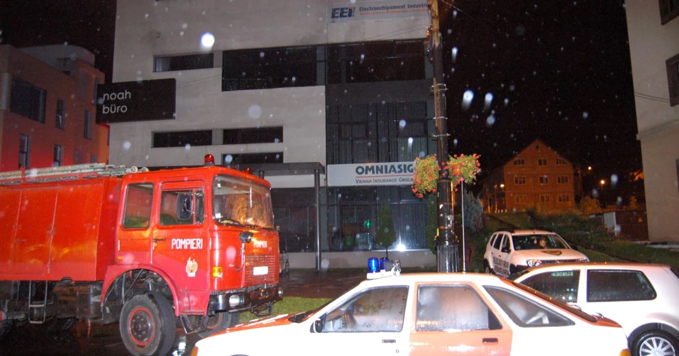Incendiu în centrul civic al Reşiţei FOTO CRISTIAN FRANŢ