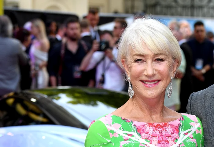 Helen Mirren a ales o pereche de cercei cu diamante de la David Morris
