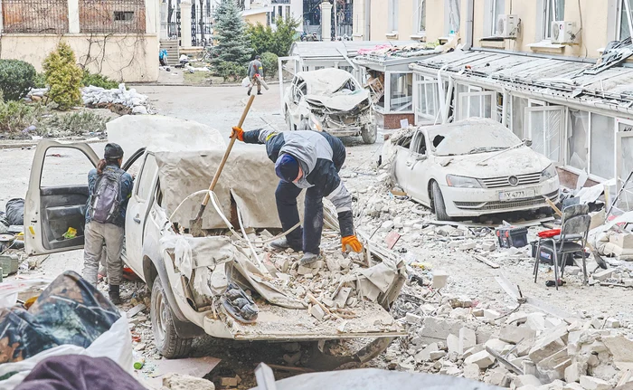 Oraşul Harkov, complet distrus de bombardamentele care au durat mai bine de 20 de ore. Foto: EPA-EFE