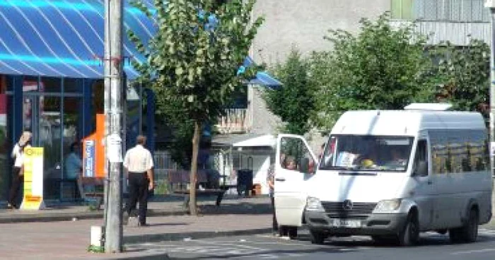 NEAMŢ: Transportatorii locali, obligaţi să intre în legalitate