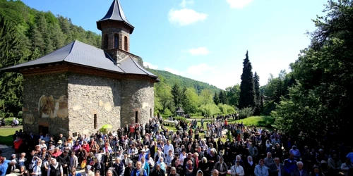 manastirea prislop foto episcopia devei si hunedoarei