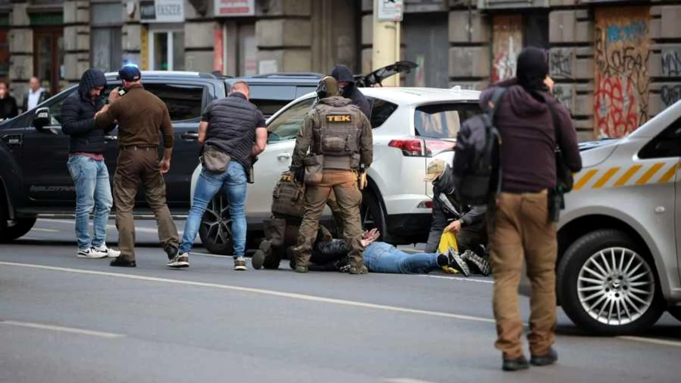 Forțele de securitate maghiare, rețin un cetățean ucrainean care lucra anterior ca diplomat/ FOTO:X