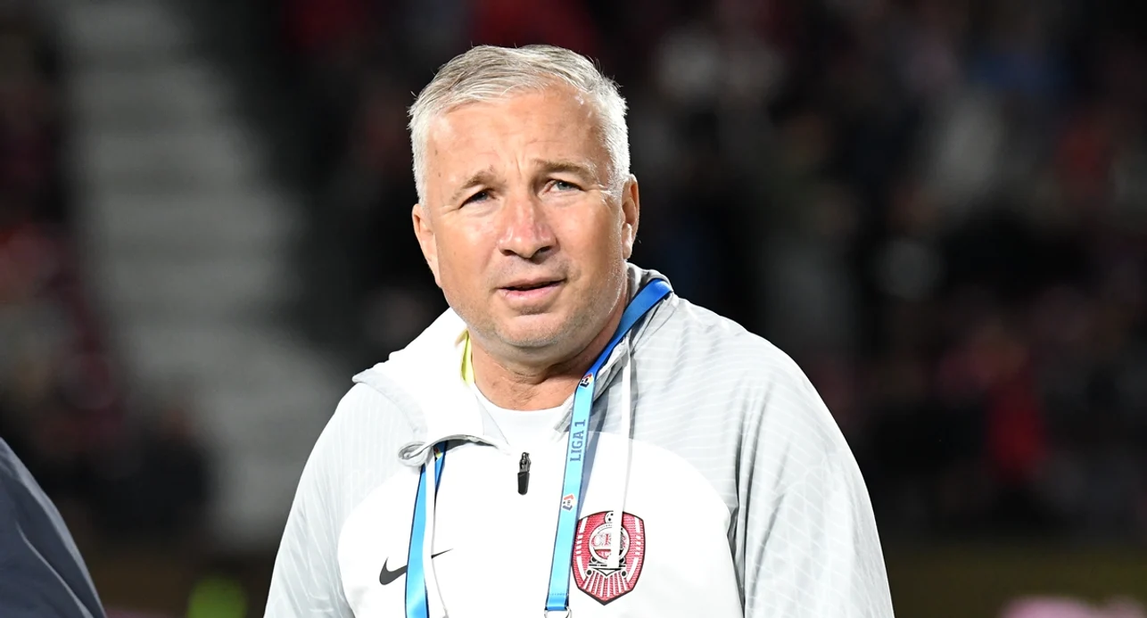 Dan Petrescu mai are de urmat o lună de tratament. Foto Sportpictures