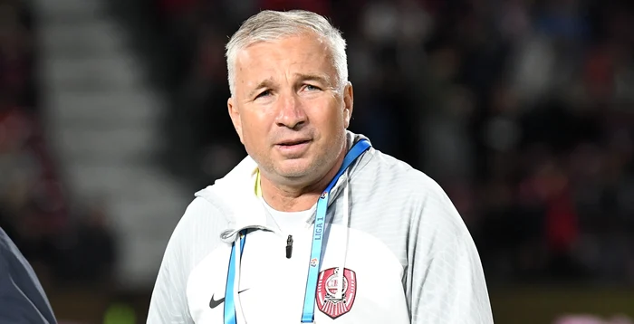 Dan Petrescu, umilit pe bancă