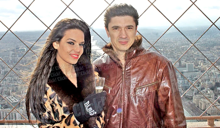 Cei doi îndrăgostiţi au privit panorama de pe Arcul de Triumf