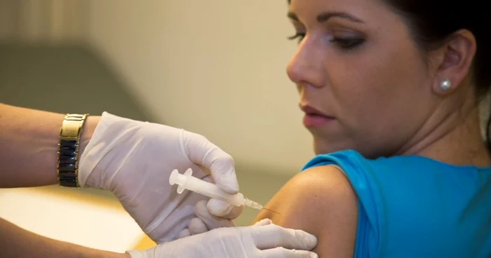 Vaccinarea gripală întăreşte imunitatea şi pentru lupta cu alte boli, spune medicul Oana Falup Pecurariu FOTO: Shutterstock