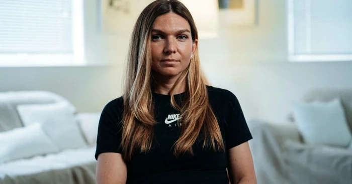 Simona Halep a expus numele sponsorului în timpul interviului. Foto Tennis Majors