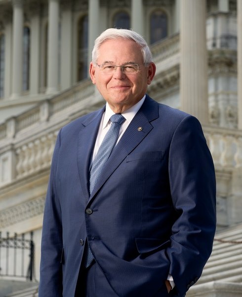 Senatorul american Bob Mendez a fost găsit vinovat într-un proces de corupție cu implicații internaționale