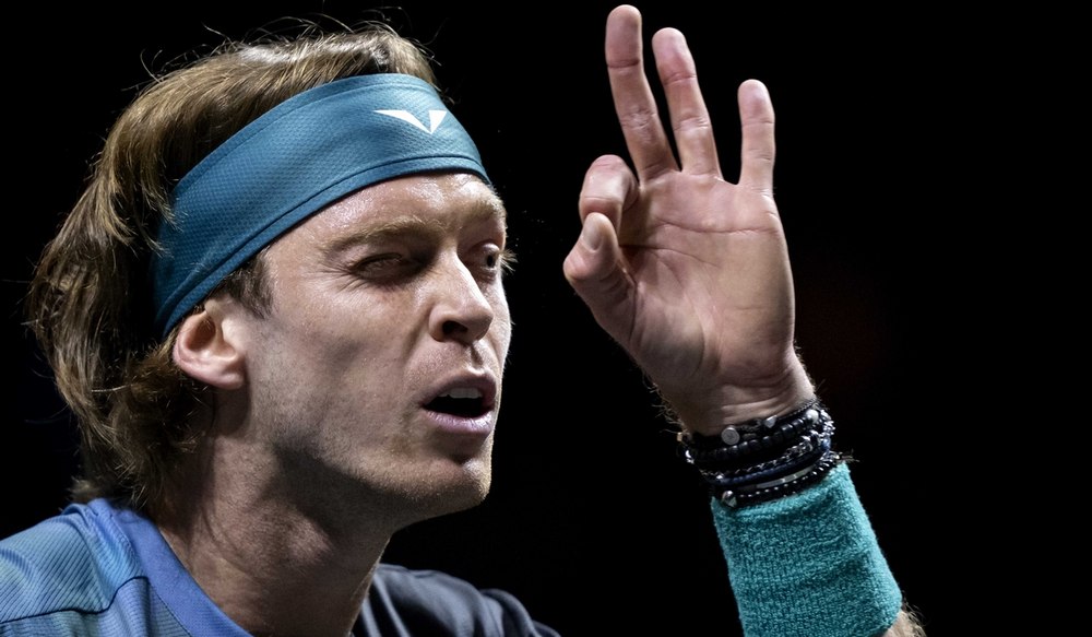Scandalul descalificării lui Andrey Rublev din turneul de la Dubai: se cere introducerea VAR în tenis