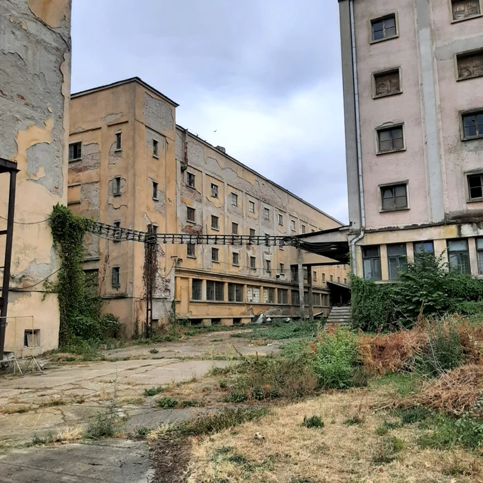 Fosta fabrică de ţigarete din Târgu Jiu arată într-un mod dezolant FOTO: A.I.