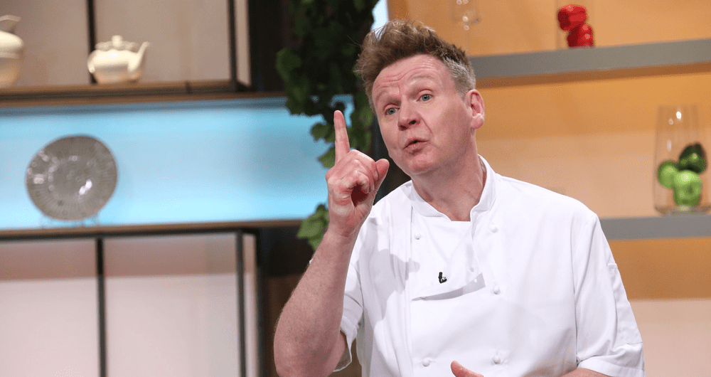 „Chefi la cuțite“, vizitați de Gordon Ramsay. „Când îți demontează farfuriile de la amuletă, te gândești: «Îți e permis, maestre»“