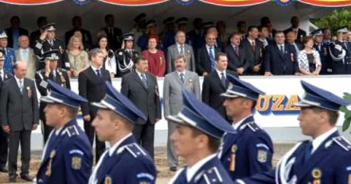 Absolvenţii şcolilor şi Academiei de Poliţie vor fi angajaţi în decembrie