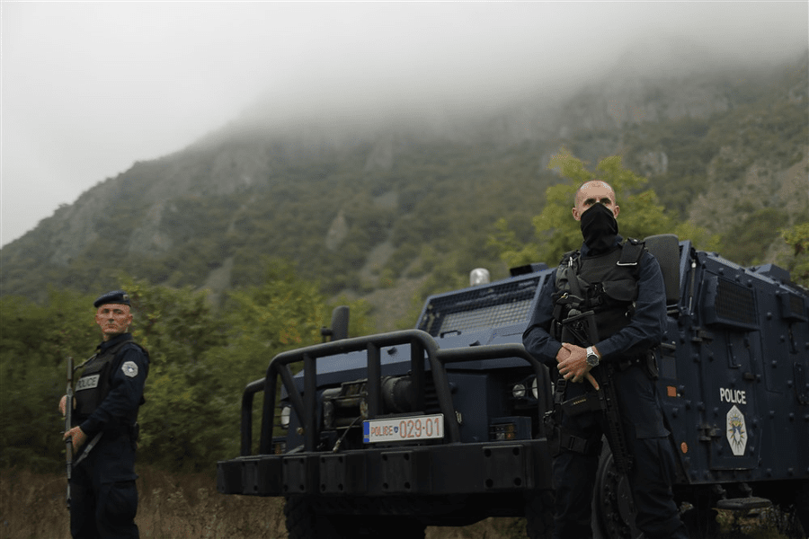 Noi tensiuni între Priștina și Belgrad: Kosovo trimite polițiști în municipalitățile cu majoritate sârbă. Reacția Serbiei