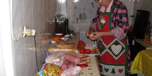 Pregătiri pentru masa de Crăciun