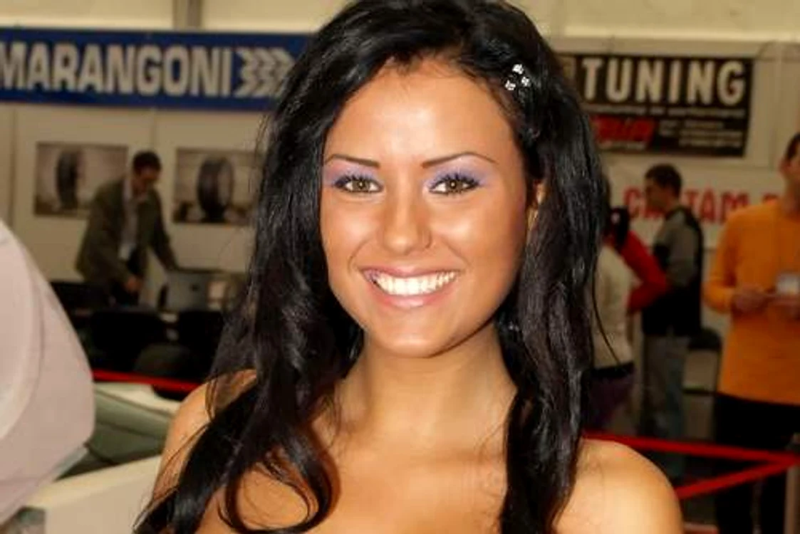 
    Daniela Crudu  